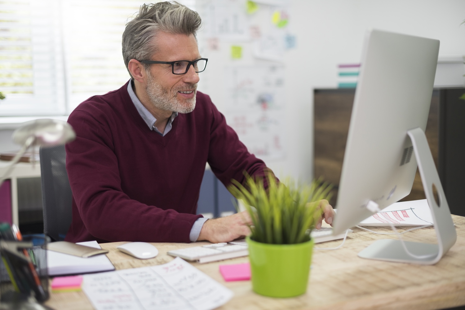 Laurea online lavorando: guida pratica per scegliere il corso giusto senza perdere tempo