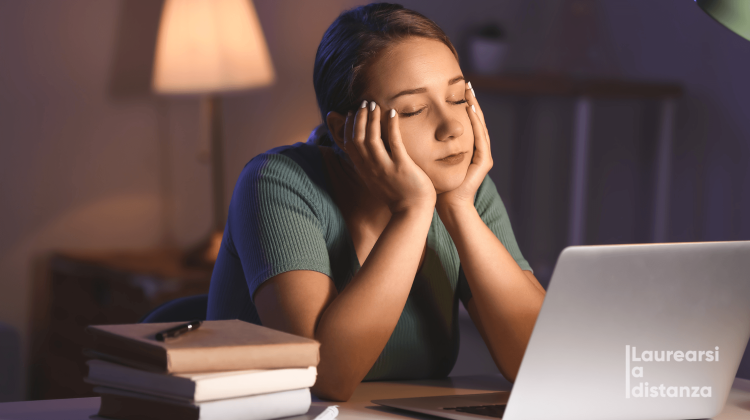 Studiare online la sera: vantaggi e svantaggi